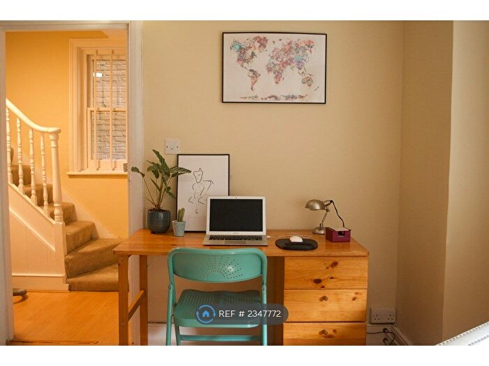 3 Bedroom Flat To Rent In St. Saviour's Road, London, SW2