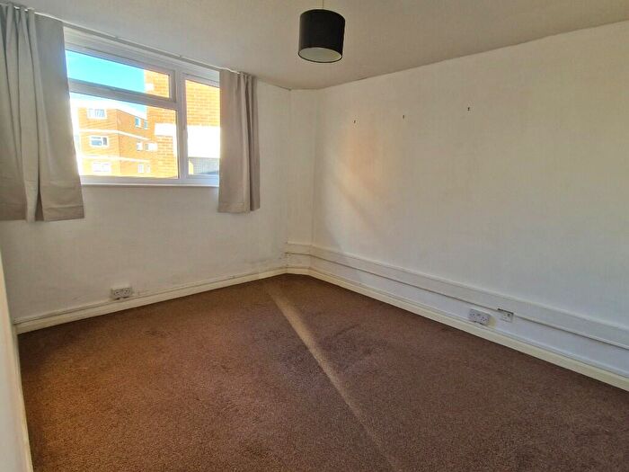 1 Bedroom Flat To Rent In Stokesway, Stoke Road, Gosport, Hampshire, PO12