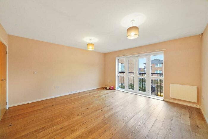 2 Bedroom Flat For Sale In Greenford Road, Harrow, HA1