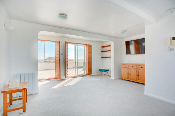1 Bedroom Flat For Sale In Kings Road, Brighton, BN1