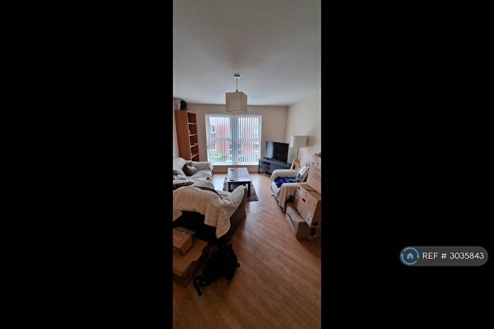 2 Bedroom Flat To Rent In Old Town, Swindon, SN1