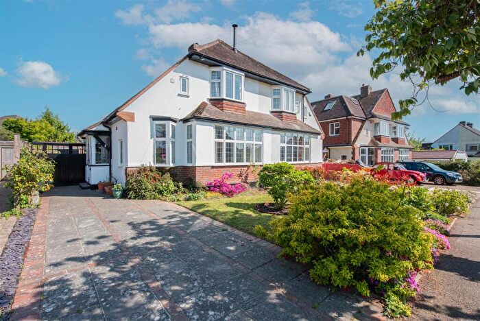 2 Bedroom Semi-Detached House For Sale In Mitchley Grove, Sanderstead, CR2