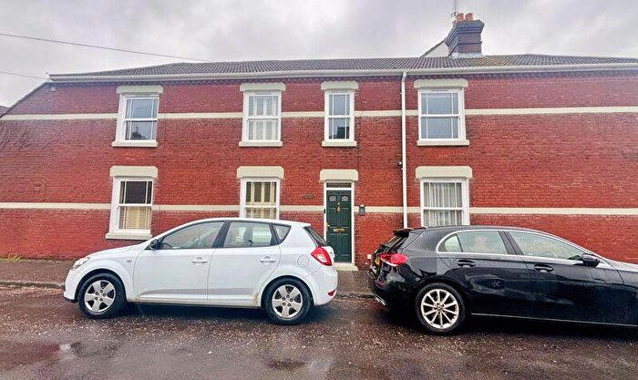 4 Bedroom End Of Terrace House For Sale In Anns Hill Road, Gosport, PO12