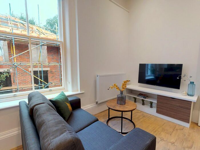 1 Bedroom Flat To Rent In Flat, Hyde Terrace #, LS2