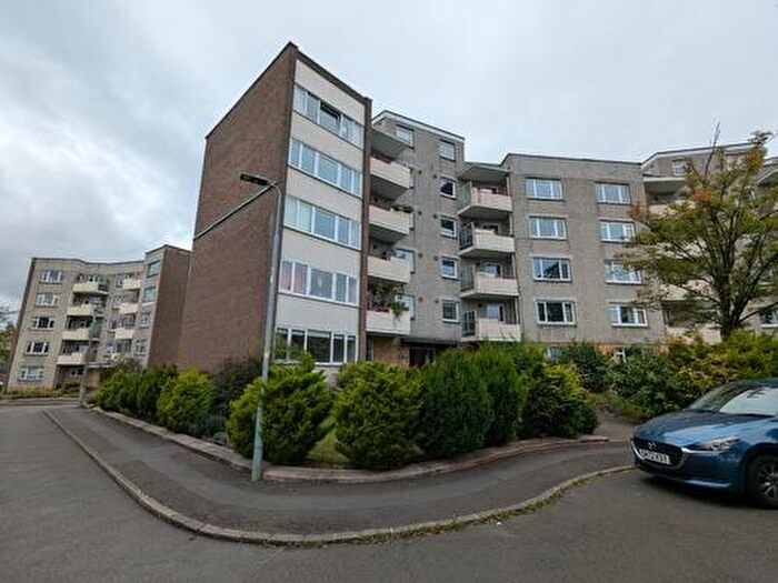 2 Bedroom Flat To Rent In Falcon Court, Edinburgh, EH10
