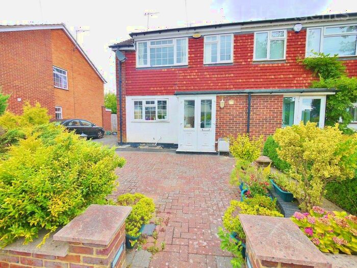 3 Bedroom Semi-Detached House To Rent In Foxfield Close, Northwood, HA6