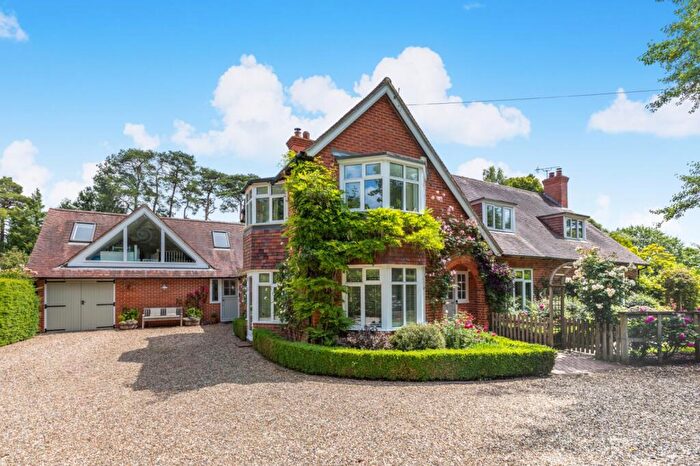 5 Bedroom Detached House For Sale In Chapel Row, Berkshire, RG7