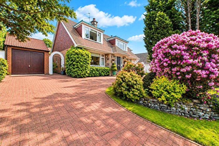3 Bedroom Detached House For Sale In Friarsdene, Lanark, ML11