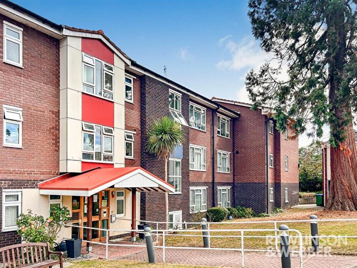 2 Bedroom Flat For Sale In Firs Close, Claygate, Esher, KT10