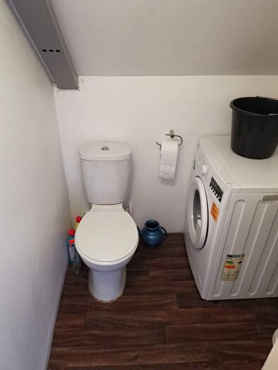 Studio To Rent In Richborough Road Cricklewood, London, NW2