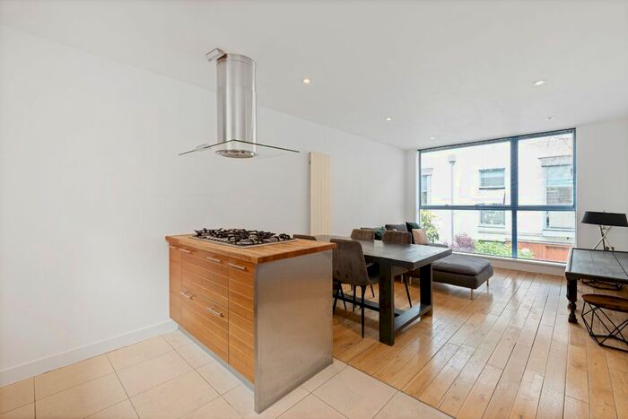 3 Bedroom Mews To Rent In Dunworth Mews, Notting Hill, London, W11
