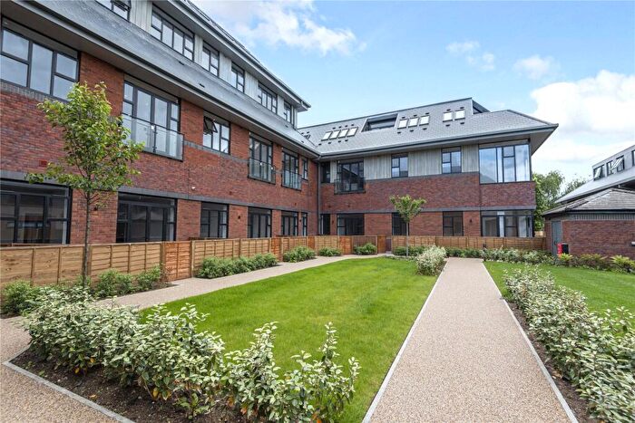 1 Bedroom Flat For Sale In Albert Drive, Woking, GU21