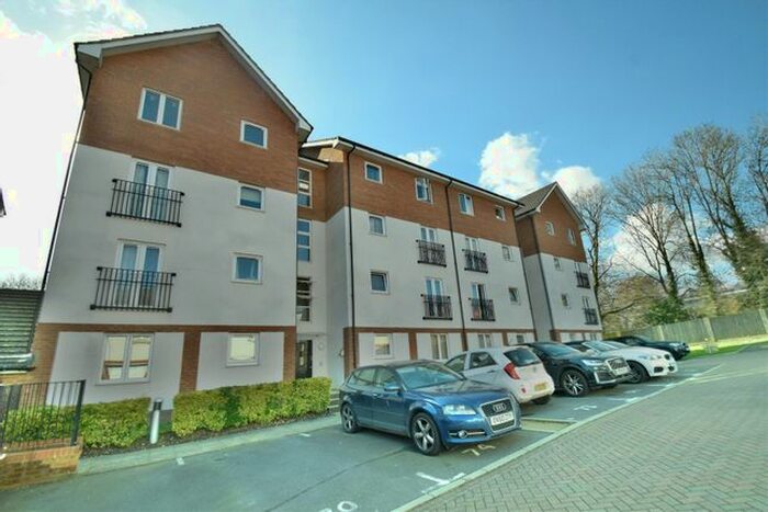 2 Bedroom Flat To Rent In Maple Court, Crosby Gardens, Uxbridge, UB8