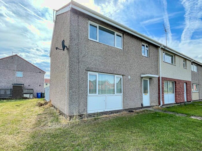 3 Bedroom Semi-Detached House To Rent In Eskdale Walk, Scawsby, Doncaster, DN5