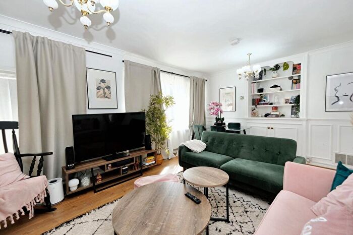 2 Bedroom Flat For Sale In Argosy Drive, Eccles, M30