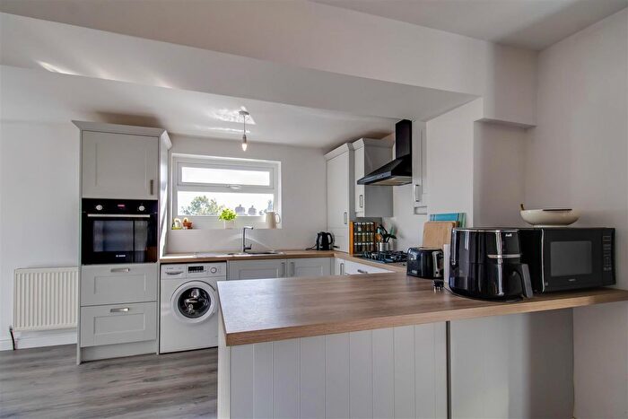 3 Bedroom End Terrace House For Sale In Co Operative Street, Dewsbury, WF12