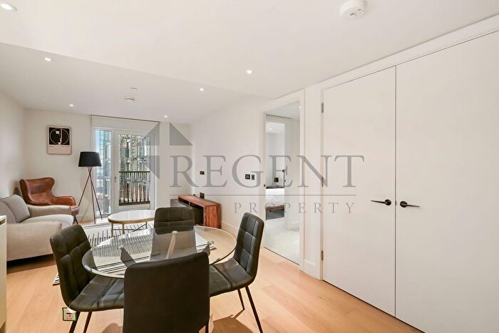 1 Bedroom Flat For Sale In Cassini Apartments, Cascade Way, W12