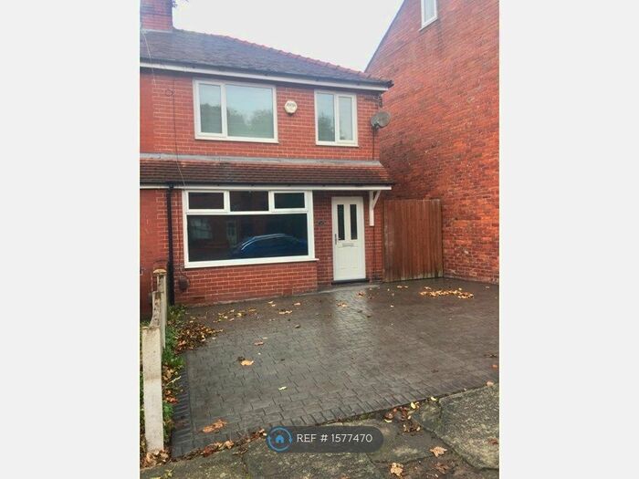 3 Bedroom Semi-Detached House To Rent In Old Clough Lane, Worsley, Manchester, M28