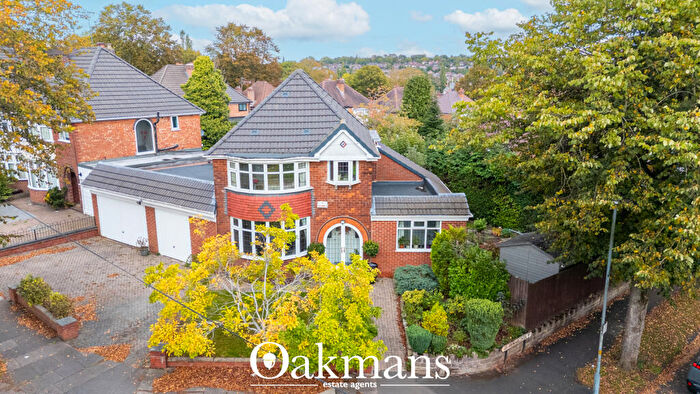 3 Bedroom Detached House For Sale In Edenhall Road, Birmingham, B32