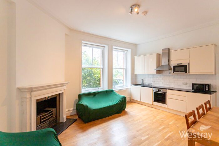 3 Bedroom Flat To Rent In Kings Gardens, London, NW6