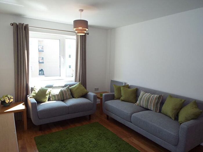 1 Bedroom Flat To Rent In Quayside Bute Crescent, Cardiff, CF10