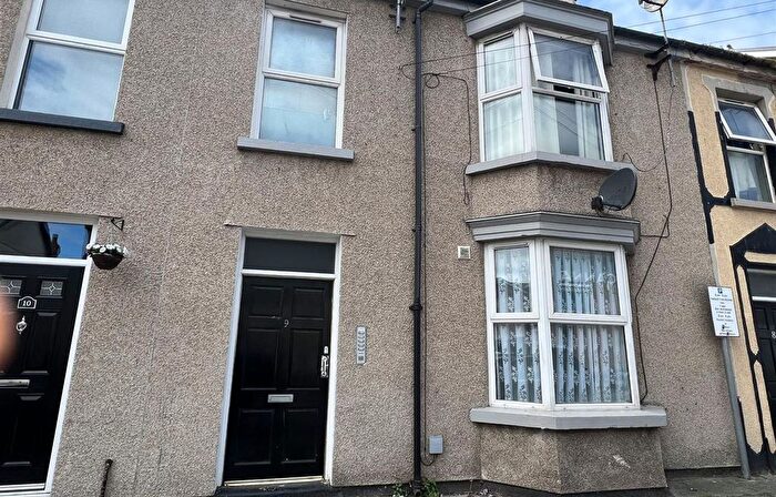 1 Bedroom Flat To Rent In Windsor Street, Rhyl, LL18