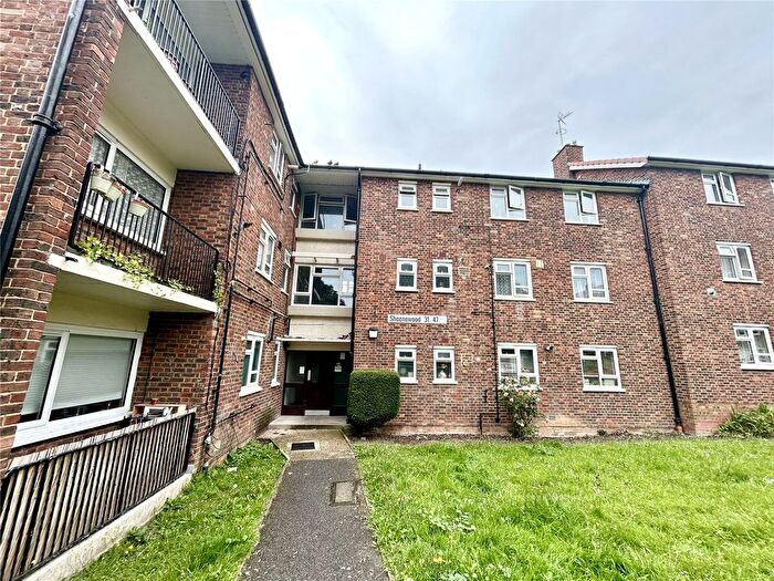 3 Bedroom Flat To Rent In Sheenewood, London, SE26