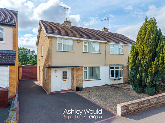 3 Bedroom Semi-Detached House For Sale In Kendlewood Road, Kidderminster, DY10