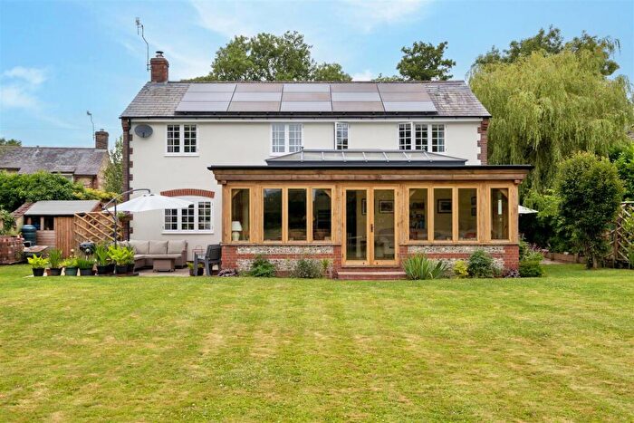 4 Bedroom Detached House For Sale In Rectory Road, Piddlehinton, Dorchester, DT2