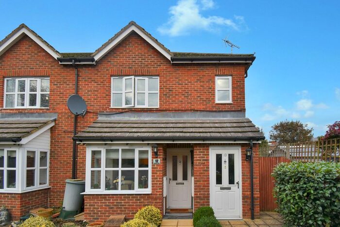 2 Bedroom Property To Rent In Orchard Court, Ashford, TN23