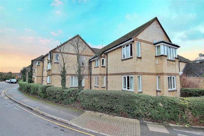 2 Bedroom Flat To Rent In Manor House Way, Isleworth, TW7