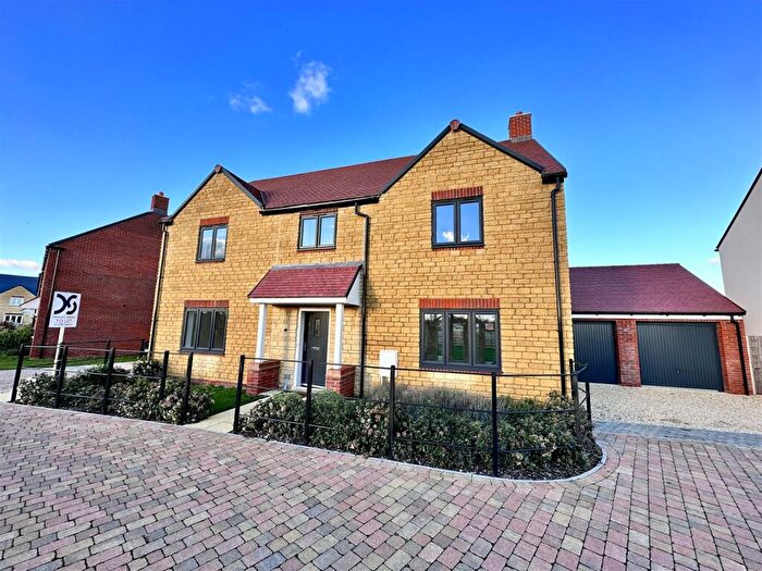 4 Bedroom Detached House To Rent In Franklin Gardens, East Hanney, OX12