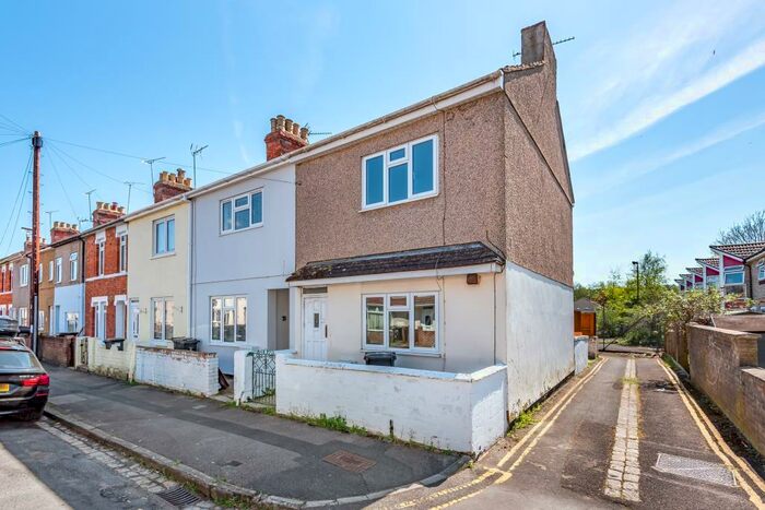 2 Bedroom Terraced House To Rent In Birch Street, SN1