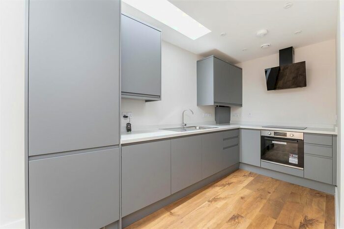 1 Bedroom Flat To Rent In Boston Road, Hanwell, W7