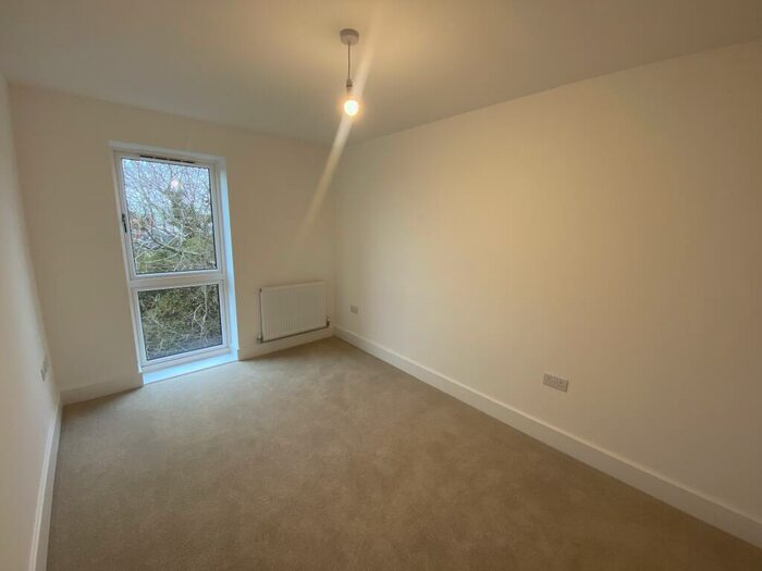2 Bedroom Flat To Rent In Aspen Drive, Bristol, BS10
