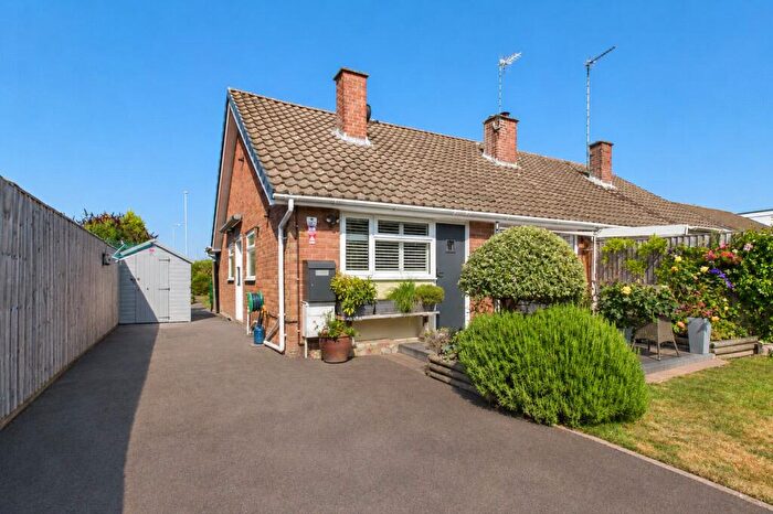 2 Bedroom Bungalow For Sale In Derwent Drive, Swindon, Wiltshire, SN2