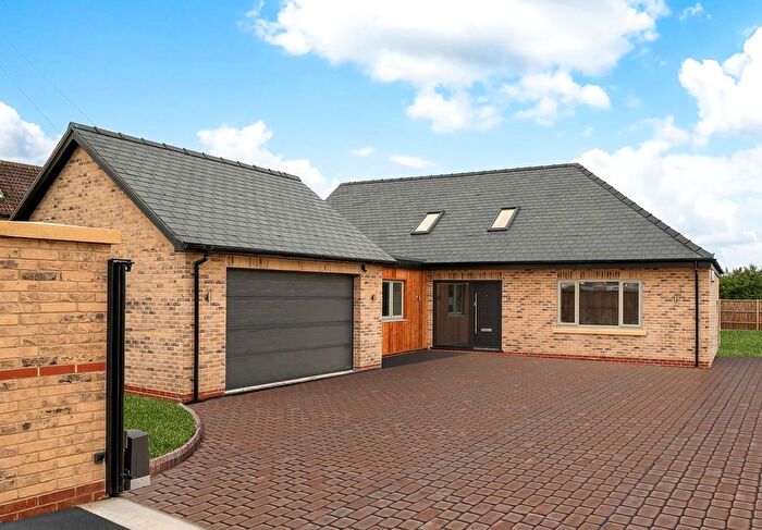 4 Bedroom Detached House For Sale In Kisgate, Sturton By Stow, Lincoln, LN1