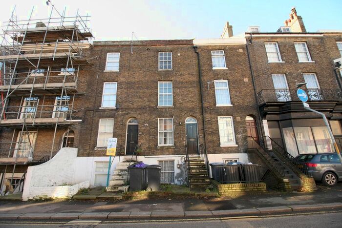 2 Bedroom Maisonette To Rent In High Street, Dover, CT16