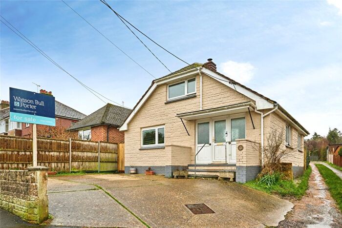 3 Bedroom Bungalow For Sale In School Lane, Carisbrooke, Newport, Isle Of Wight, PO30