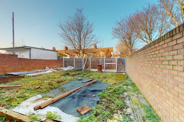 4 Bedroom Terraced House For Sale In Clarence Road, Grays, Essex, RM17