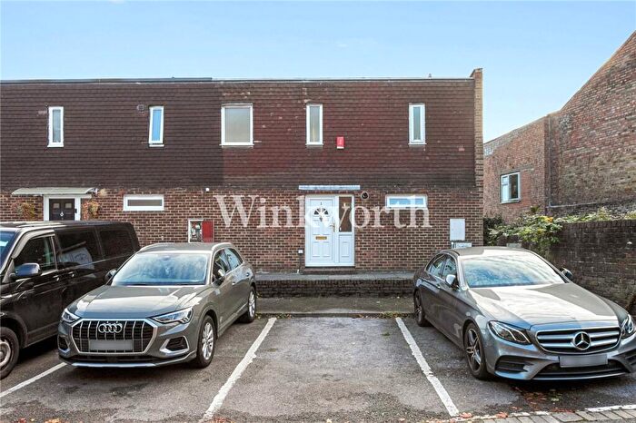 3 Bedroom Terraced House To Rent In Caradon Way, London, N15