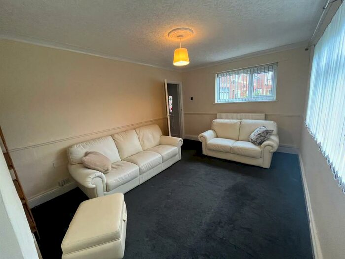 3 Bedroom Semi-Detached House To Rent In Alwold Road, Selly Oak, Birmingham, B29