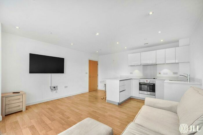 1 Bedroom Apartment To Rent In Residence Tower London, N4