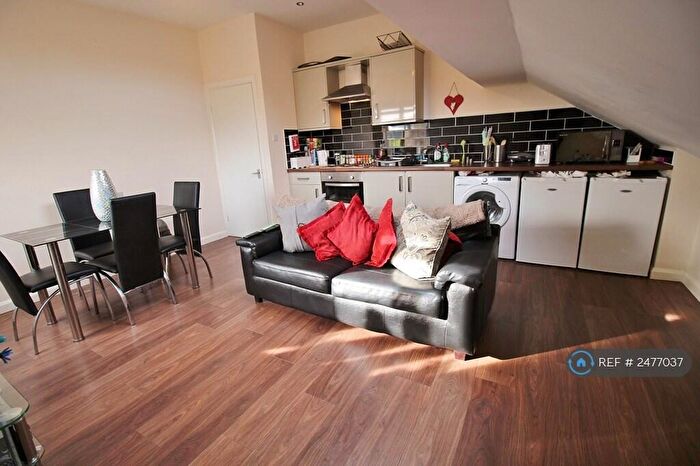 2 Bedroom Flat To Rent In Cardigan Road, Leeds, LS6