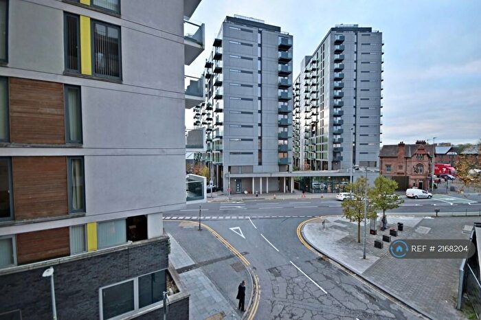 2 Bedroom Flat To Rent In Queen St, Manchester, M3