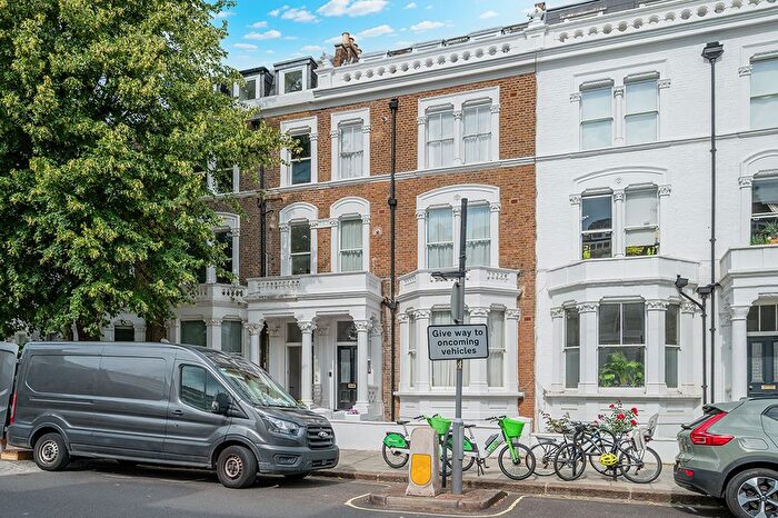 2 Bedroom Flat For Sale In Sinclair Road, London, W14