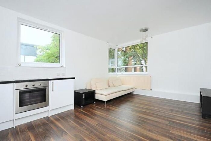 1 Bedroom Flat For Sale In Victoria Villas, Richmond, TW9