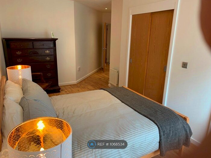 4 Bedroom Flat To Rent In Northpoint Square, London, NW1