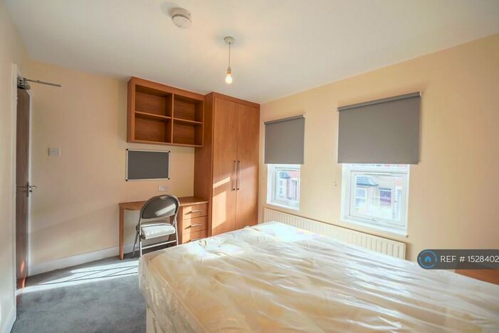 5 Bedroom Terraced House To Rent In Pitcroft Avenue, Reading, RG6