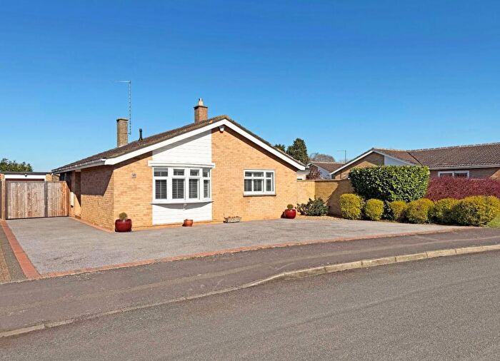 3 Bedroom Detached Bungalow For Sale In Overton Way, Orton Waterville, PE2